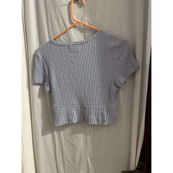 Urban Outfitters Tuscany Top Womens Medium Surplice Neckline Cropped Ribbed Tee - Picture 6 of 6